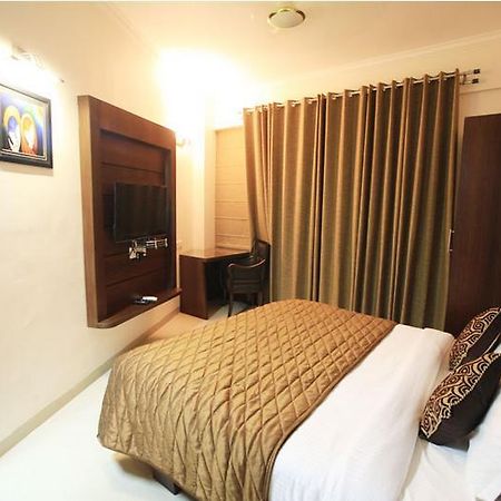 Hotel Neo Classic Chandīgarh Exterior foto